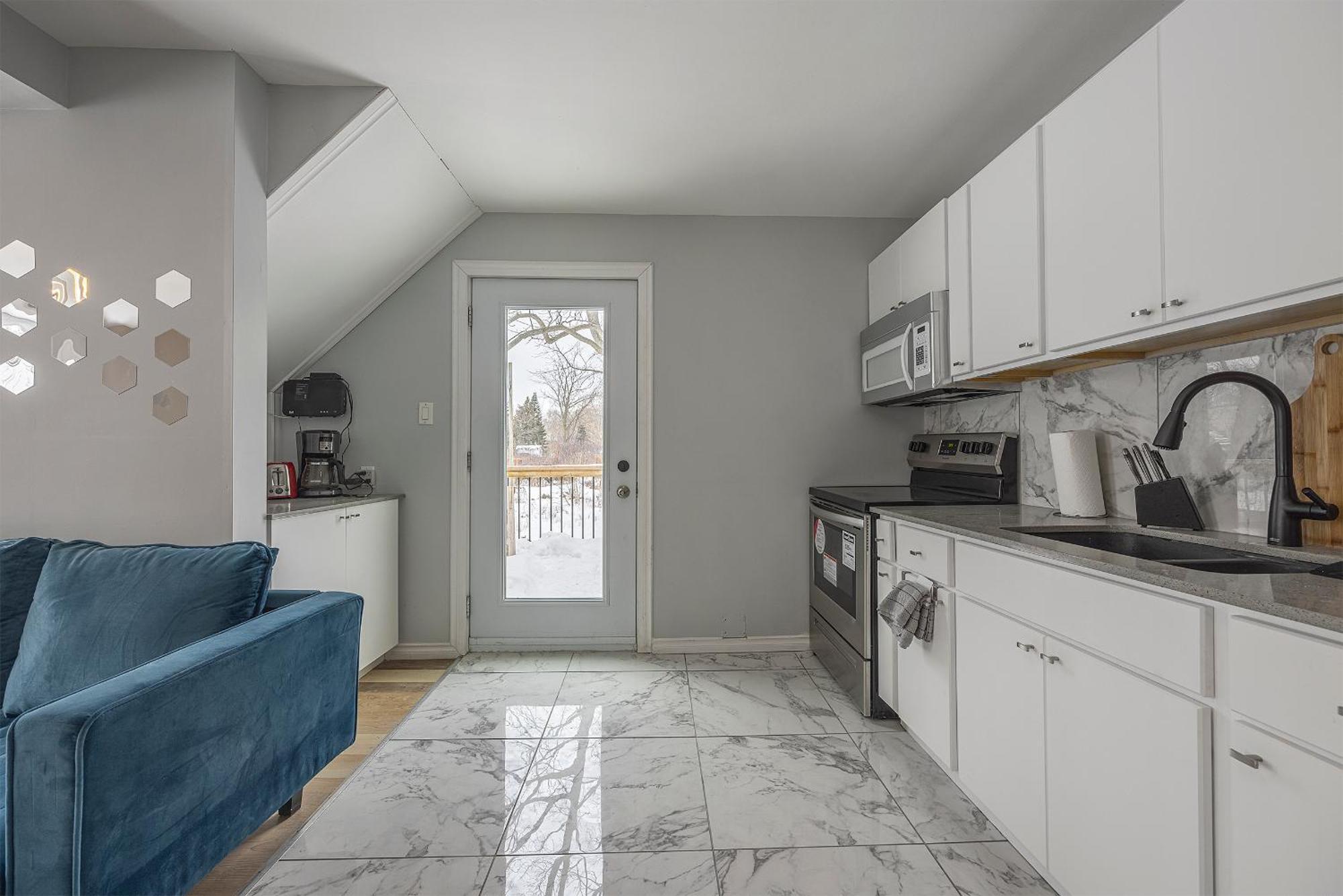 3 Bedroom Appartment-Limestone Кінгстон Екстер'єр фото