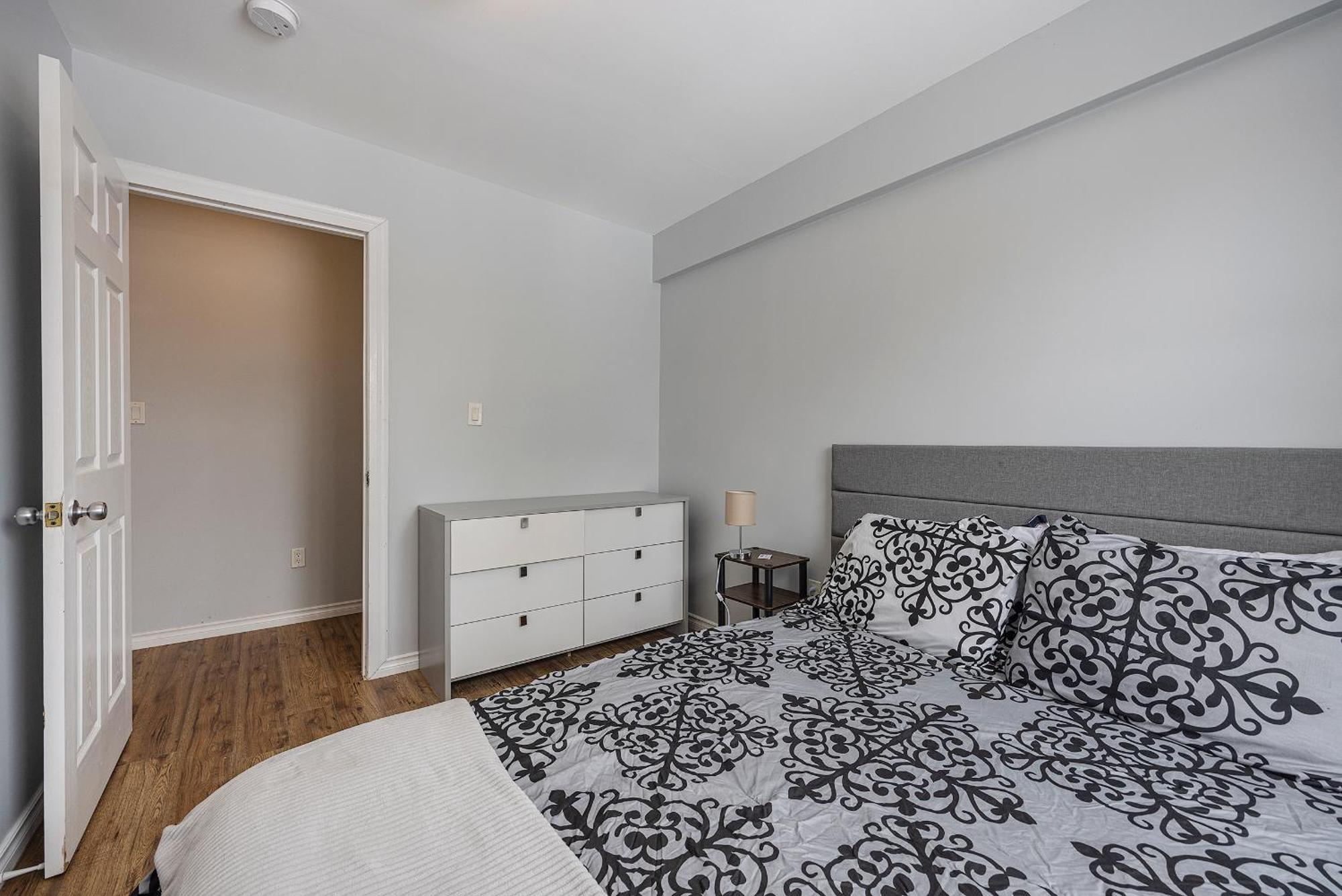 3 Bedroom Appartment-Limestone Кінгстон Екстер'єр фото
